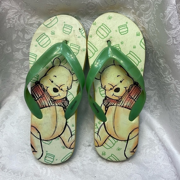 Disney Winnie the Pooh Flip Flops - Picture 1 of 5